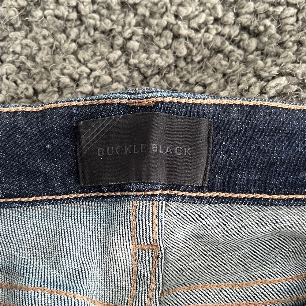 Buckle Dark Indigo Ankle Crop Jeans - Blue - Picture 3 of 5